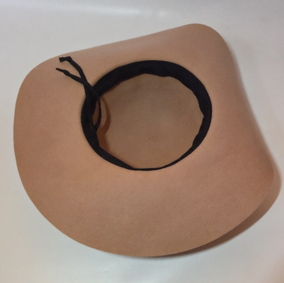Wallaroo Aspen Wool Fedora Boho Classic Neutral Minimalist Indie Women's Hat. - Picture 7 of 7